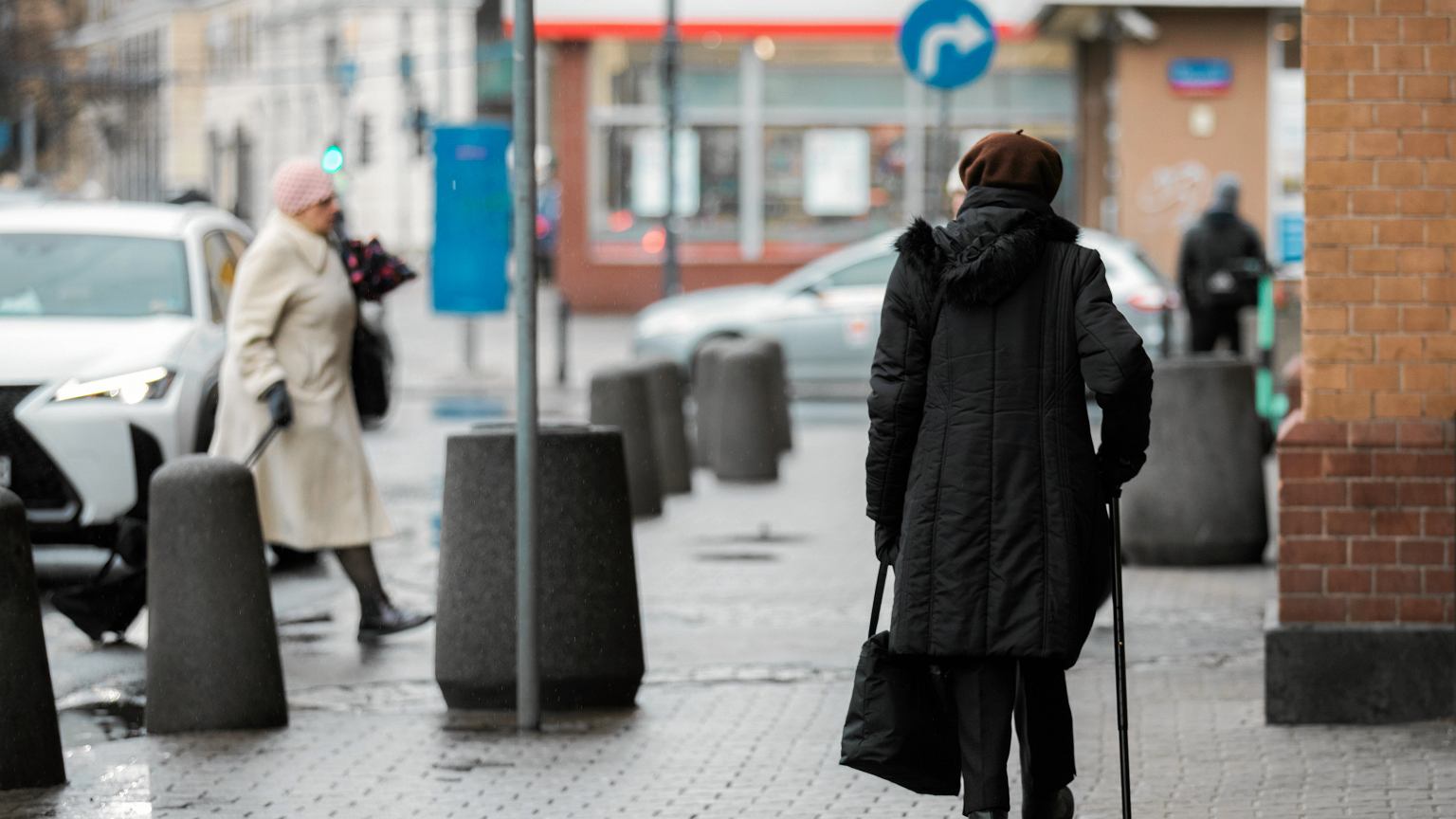 Nietypowa sytuacja. Niektórzy emeryci mogą w listopadzie nie dostać pieniędzy z ZUS