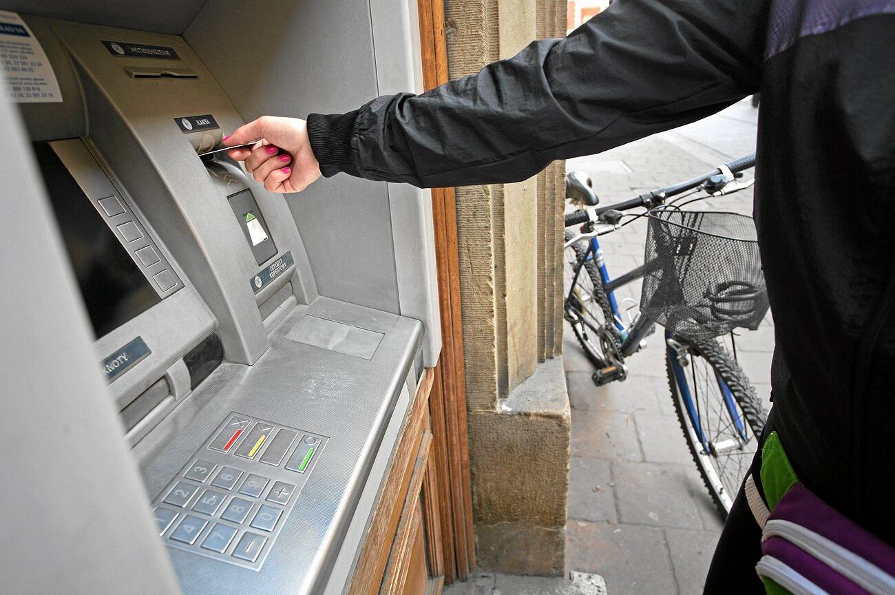 Ograniczenia dla klientów banków? Stanowcza odpowiedź ZBP i KNF