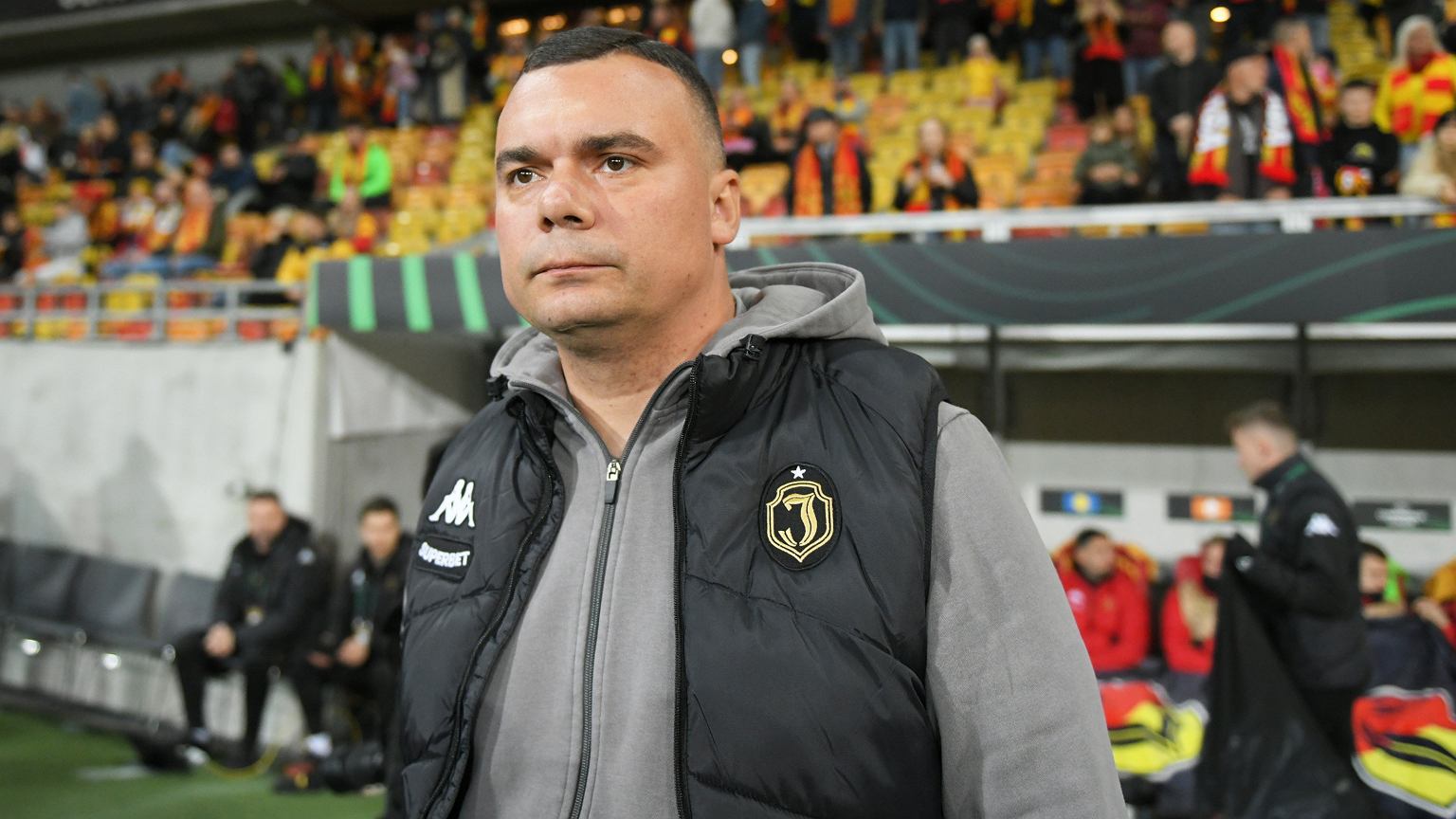 Trzęsienie ziemi na ławce trenerskiej Jagiellonii dzień przed meczem! Piłka nożna