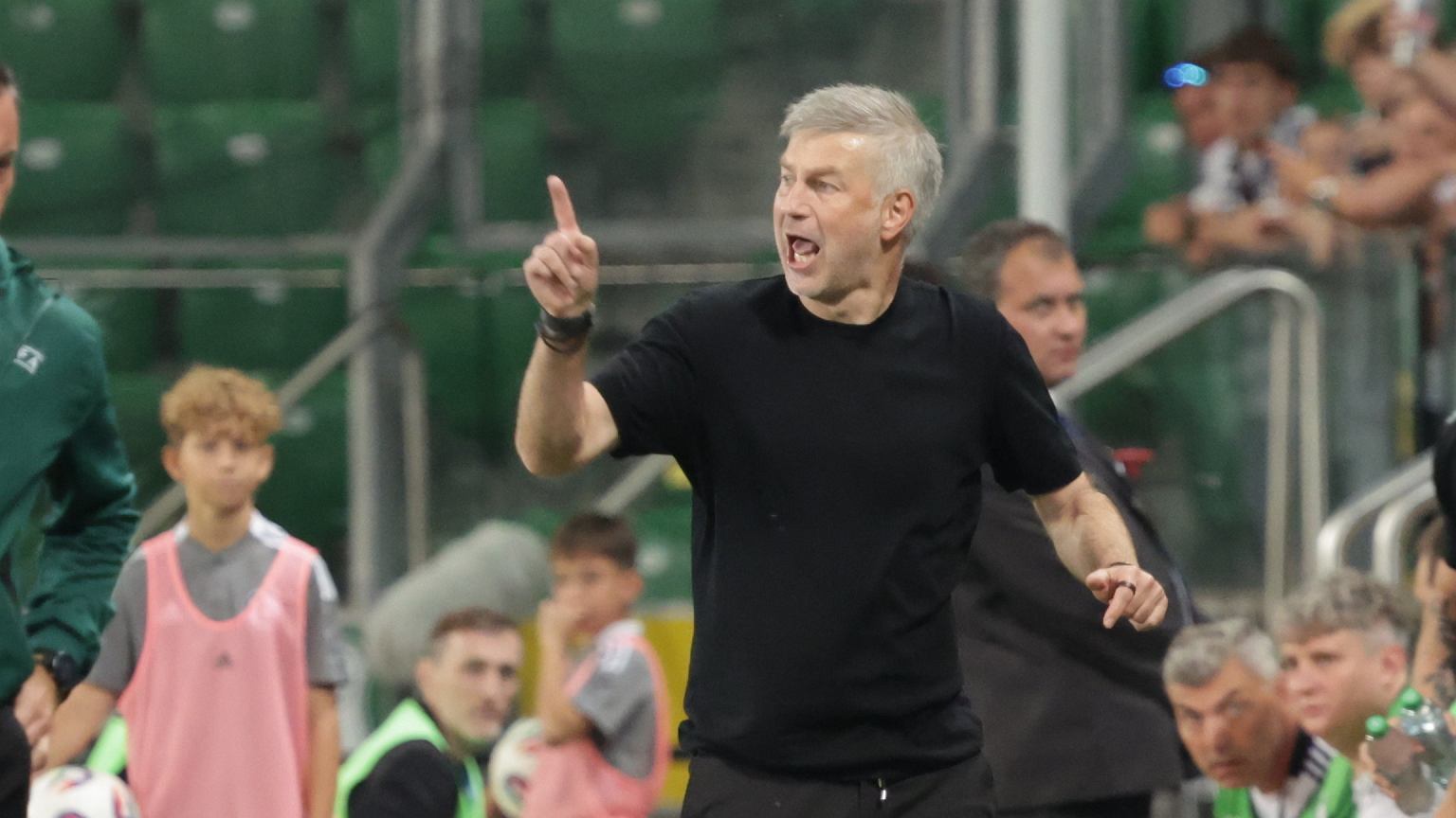 Iordanescu przerwał mileczenie! Ogłasza ws. odejścia z Legii Piłka nożna