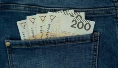 1600 zł zamiast 800 plus w październiku. Pojawią się dwa przelewy od ZUS