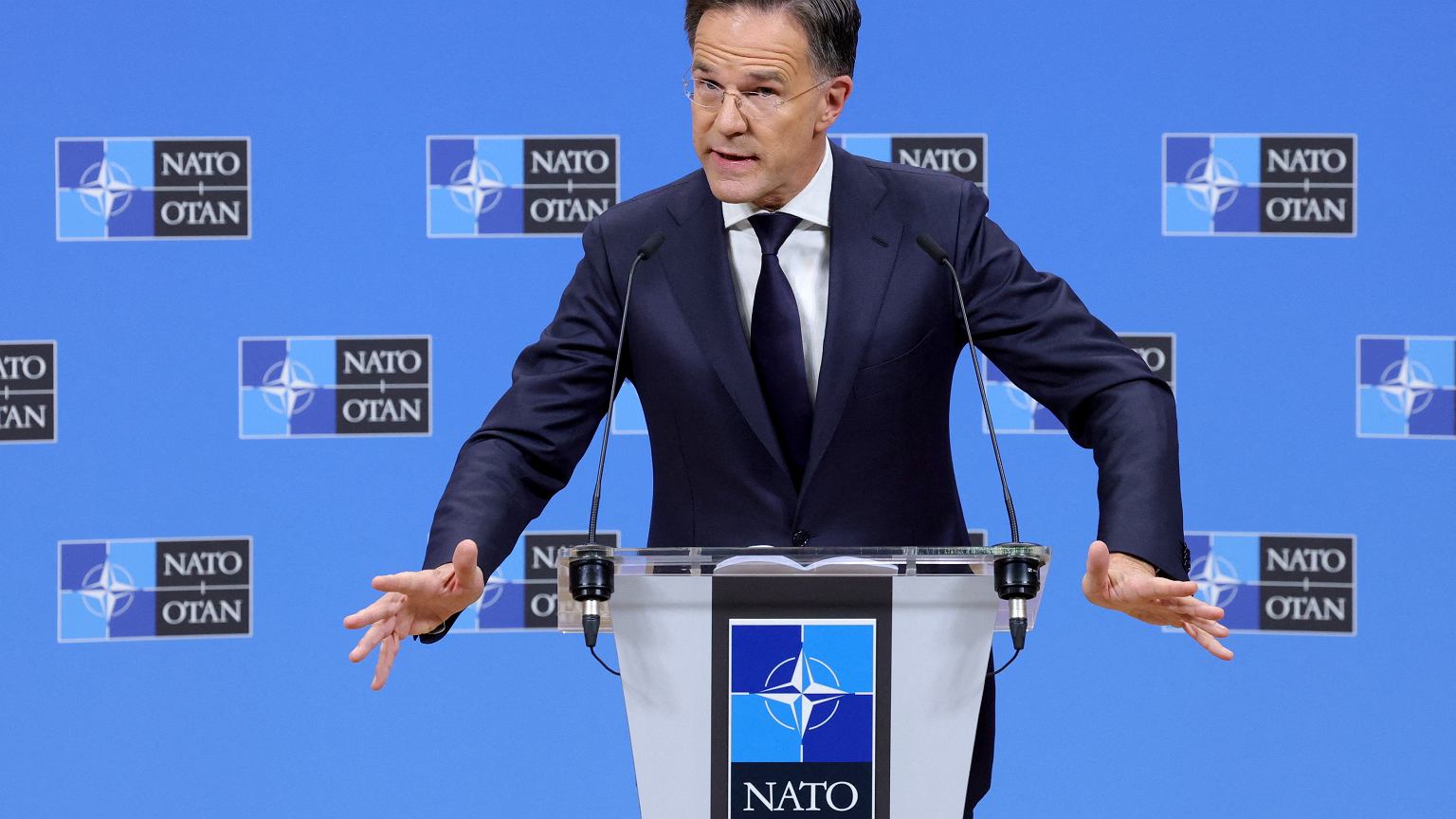 Mark Rutte słodzi prezydentowi USA. 'Tylko Trump może zakończyć wojnę w Ukrainie'