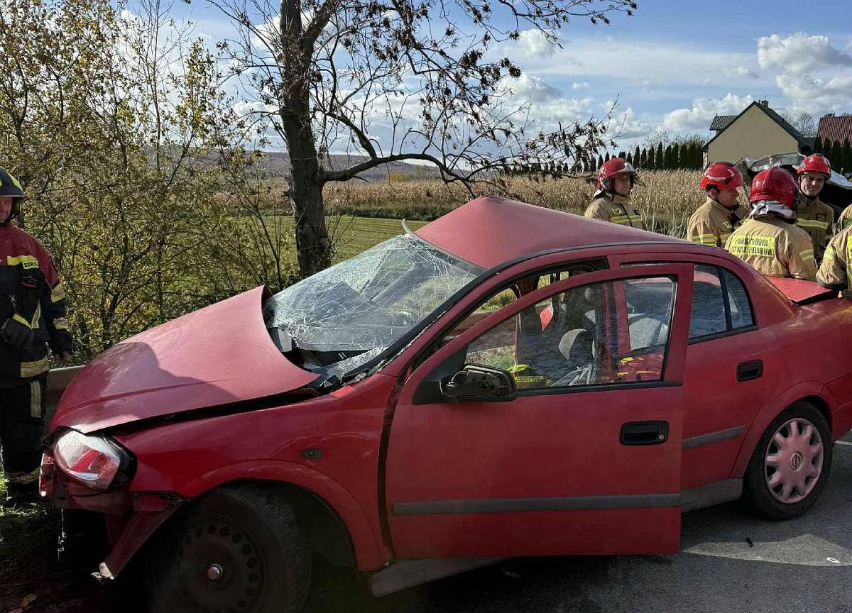 Wzdół-Kolonia. Tragiczny wypadek pod Kielcami. Nie żyją dwie osoby