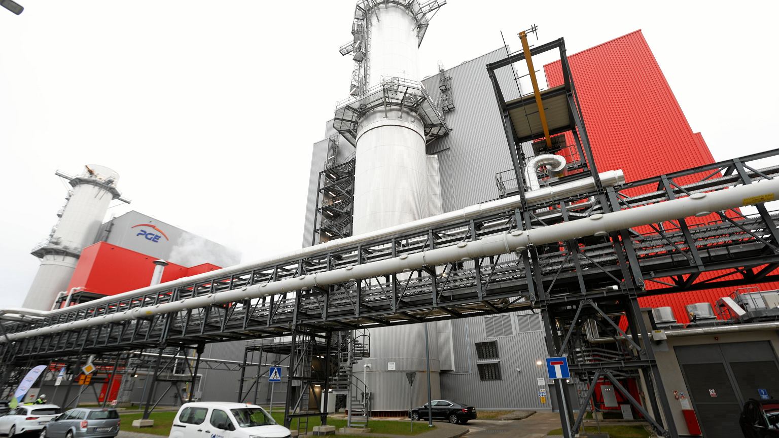 PGE zamyka elektrownię. Pracownicy dostaną ogromne odprawy. Nawet do 400 tys. zł brutto na osobę