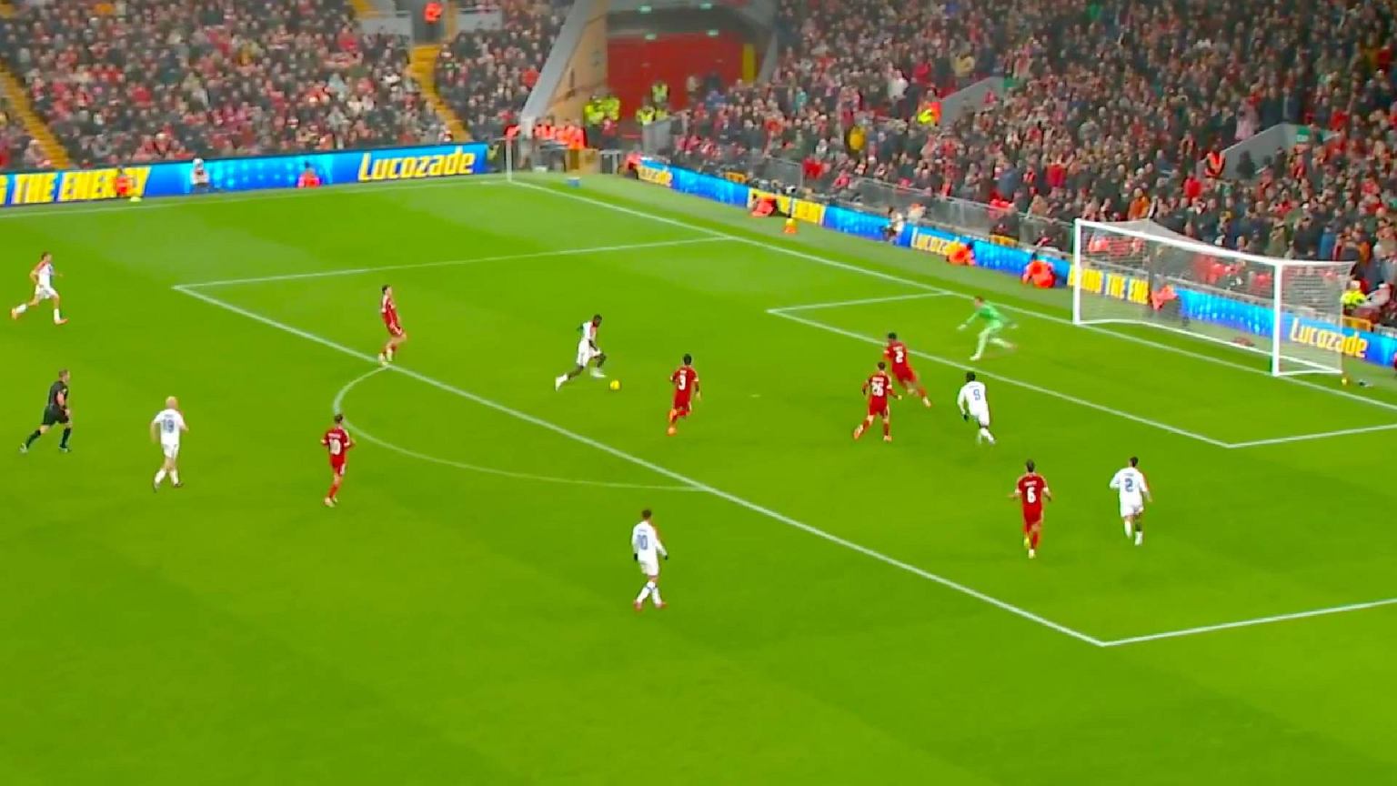 Koszmar Liverpoolu trwa. Gigant wyrzucony z rozgrywek Piłka nożna