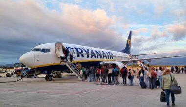 Ryanair stawia na cyfrowe karty pokładowe. Papierowe bilety znikną jesienią