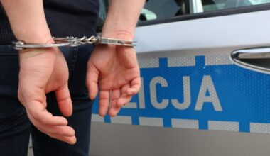 Bytom: Ukradli seniorowi pieniądze i biżuterię. 3 osoby zatrzymane