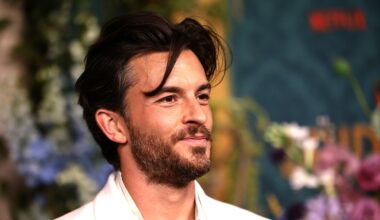 Jonathan Bailey najseksowniejszym mężczyzną roku. Zapisał się w historii