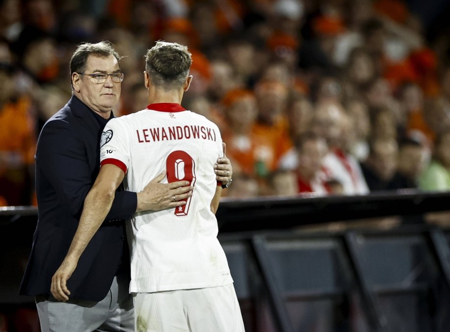 Selekcjoner Jan Urban i kapitan Robert Lewandowski /Maurice van Steen /PAP/EPA