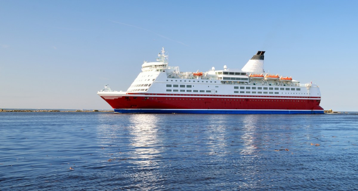 Korea Południowa: Prom z 267 osobami na pokładzie osiadł na mieliźnie. Akcja ratunkowa