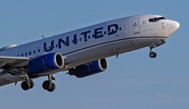 Awaryjne lądowanie samolotu po zderzeniu z balonem meteorologicznym. Kapitan ranny odłamkami szkła