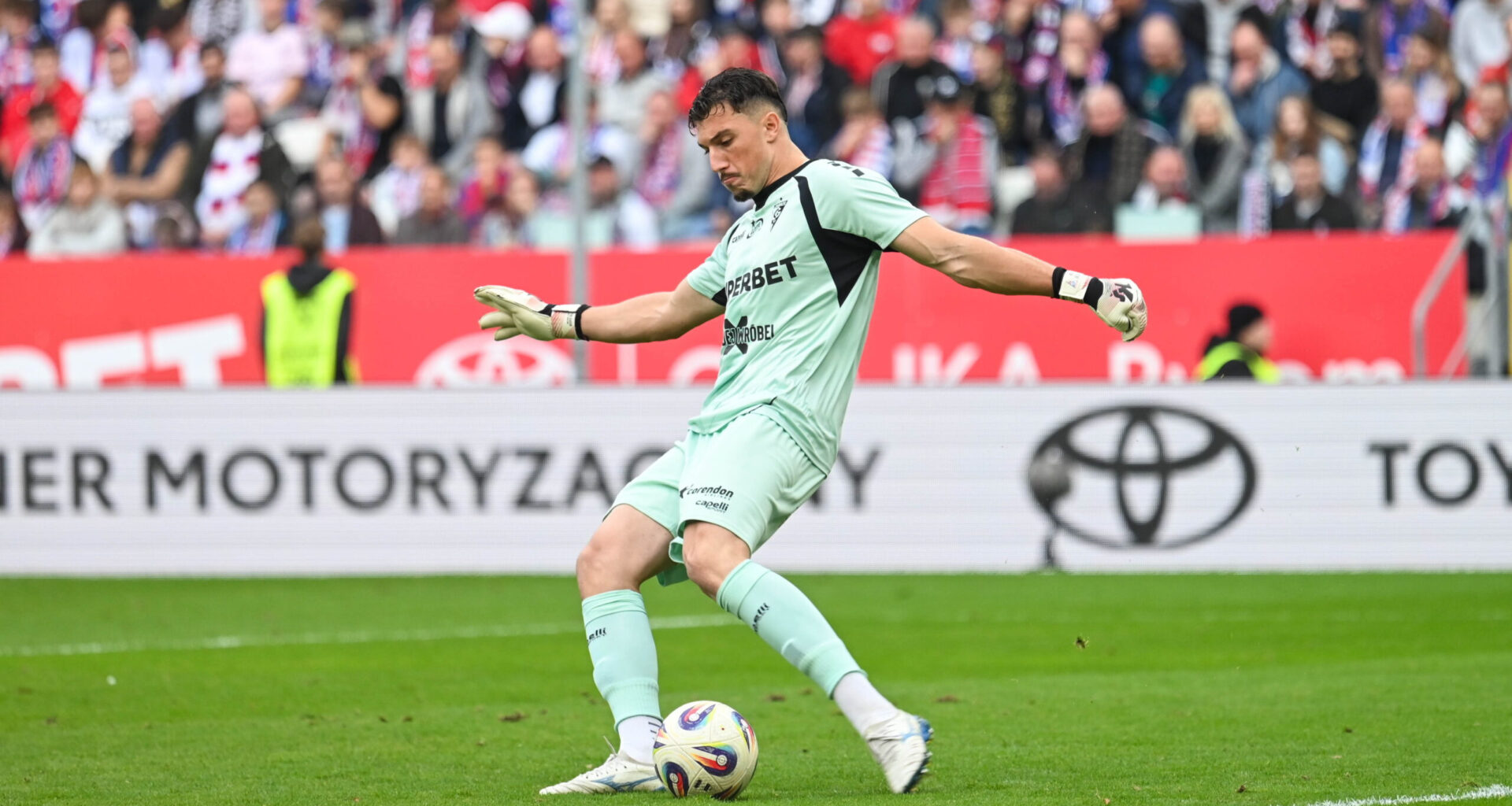 Kolejny fatalny błąd Marcela Łubika. Górnik traci gola z Zagłębiem [WIDEO]