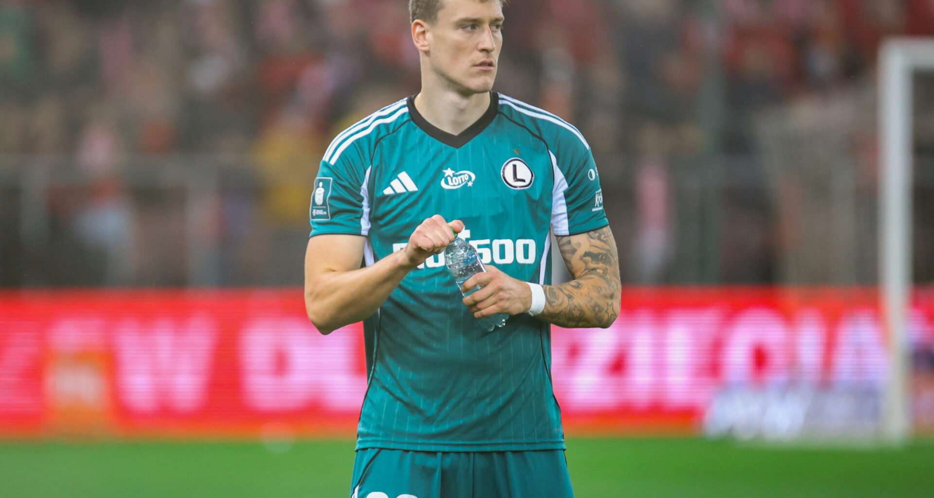 Mileta Rajović jest bezużyteczny. Legia gra z nim w dziesięciu