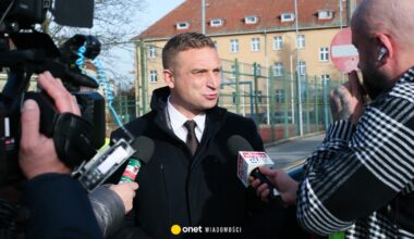Robert Bąkiewicz pojawił się na granicy. Złamał zakaz? Sprawa trafi do prokuratury
