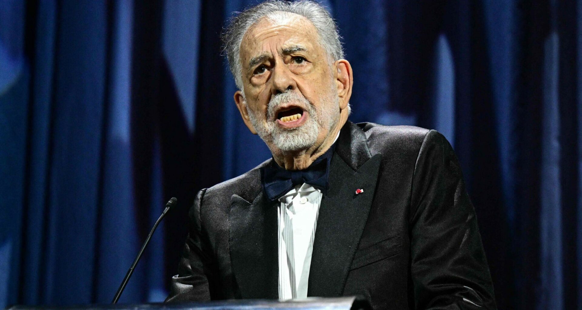 Francis Ford Coppola tonie w długach