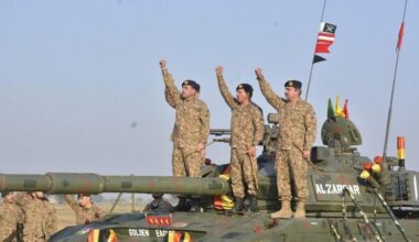 Czwartkowy przegląd mediów; Groźna eskalacja na granicy Indii i Pakistanu; Ulepszać, nie likwidować