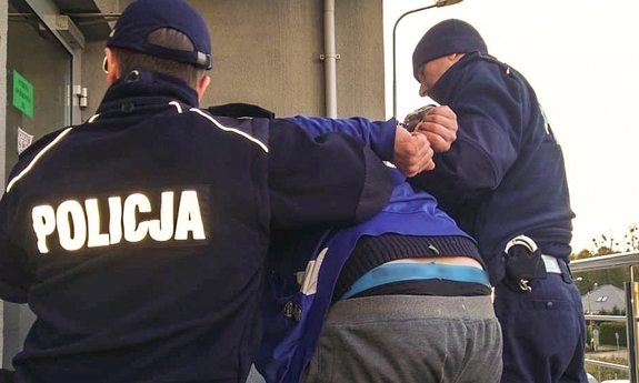 24-letni nożownik zatrzymany przez policjantów kilkadziesiąt minut po ataku - Policja.pl