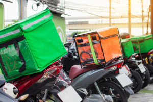 Ministerstwo uspokaja. Nikt z "automatu" nie zmieni pracownikom umowy na etat