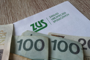 Emeryci dostaną zaskakującą informację z ZUS. Wszyscy odczują zmianę w portfelu