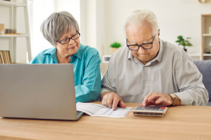 Podwójna emerytura tylko dla wybranych roczników. Pechowcy urodzili się miesiąc za wcześnie