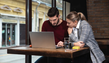 Zmiany w wynagrodzeniach i zwolnieniach lekarskich od 2026 roku. Rewolucja dla wszystkich pracowników