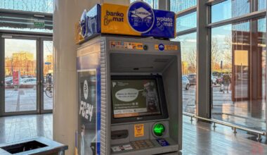 Wpłatomat zjadł mu 800 zł. Bank odmówił zwrotu przez jeden błąd