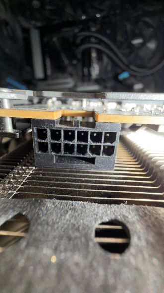 Sapphire Nitro+ Radeon RX 9070 XT - stopiona wtyczka