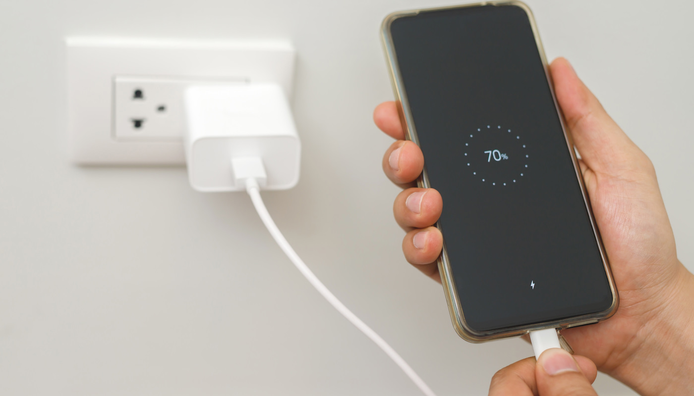 Czy szybkie ładowanie szkodzi? 2 lata testów telefonów ujawniły prawdę