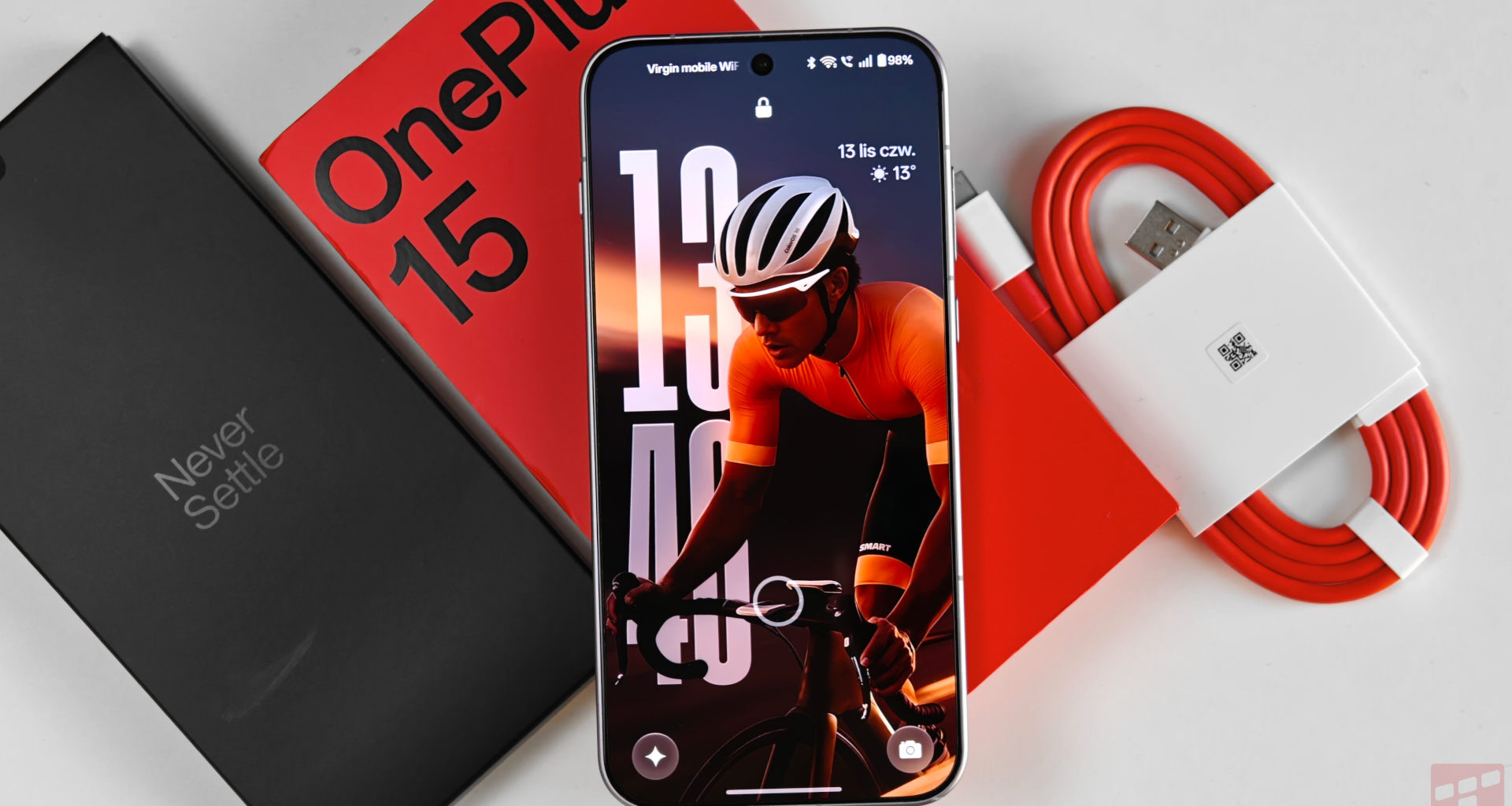 OnePlus 15 już w Polsce. Na start sprzedaży mocna promocja