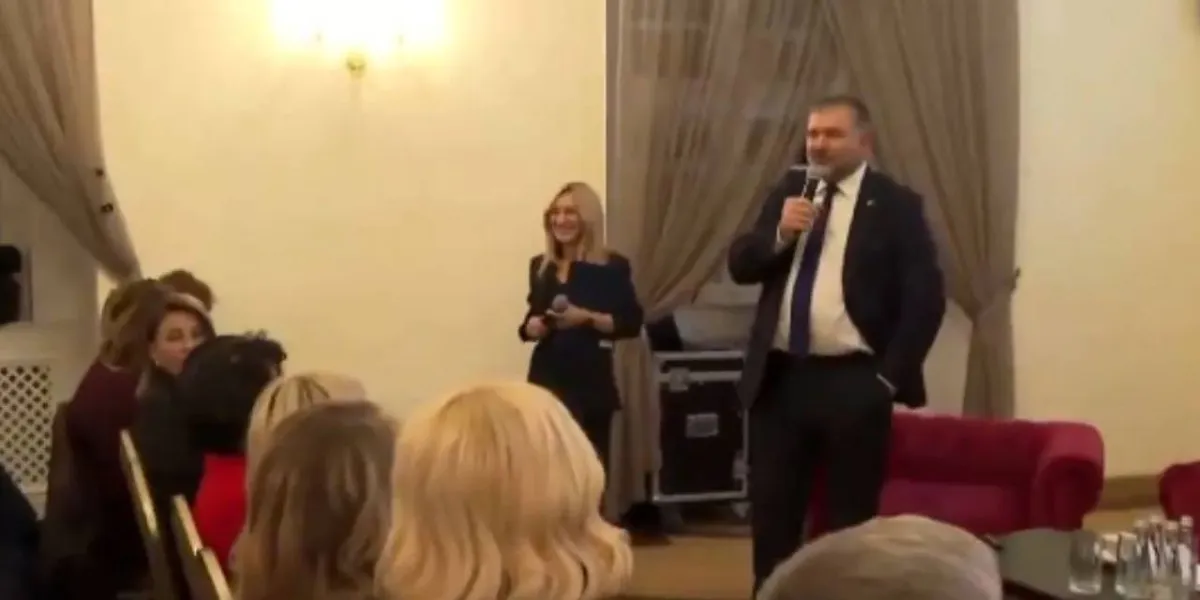 Żurek chciałby się zmierzyć na ringu w Nawrockim? Chwalił się tym na spotkaniu z... samymi kobietami [WIDEO]