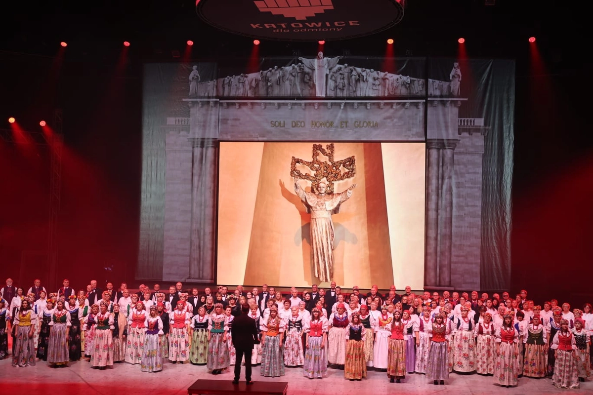 Widowisko "Katedra" w katowickim Spodku