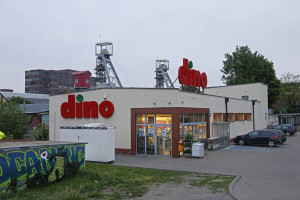 Polacy ustawiają się w kolejce po te produkty z Dino. Zaczęło się 5 listopada