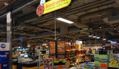 Niedziele handlowe 2025. Czy 9 listopada sklepy są otwarte?