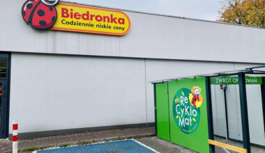 Biedronka ma sposób na zwrot butelek i puszek. Właśnie to ogłosili