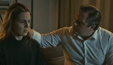 W filmie "Dom dobry" policjantka chowa kciuk i zaciska pięść. To międzynarodowy znak, który każdy powinien znać - Onet