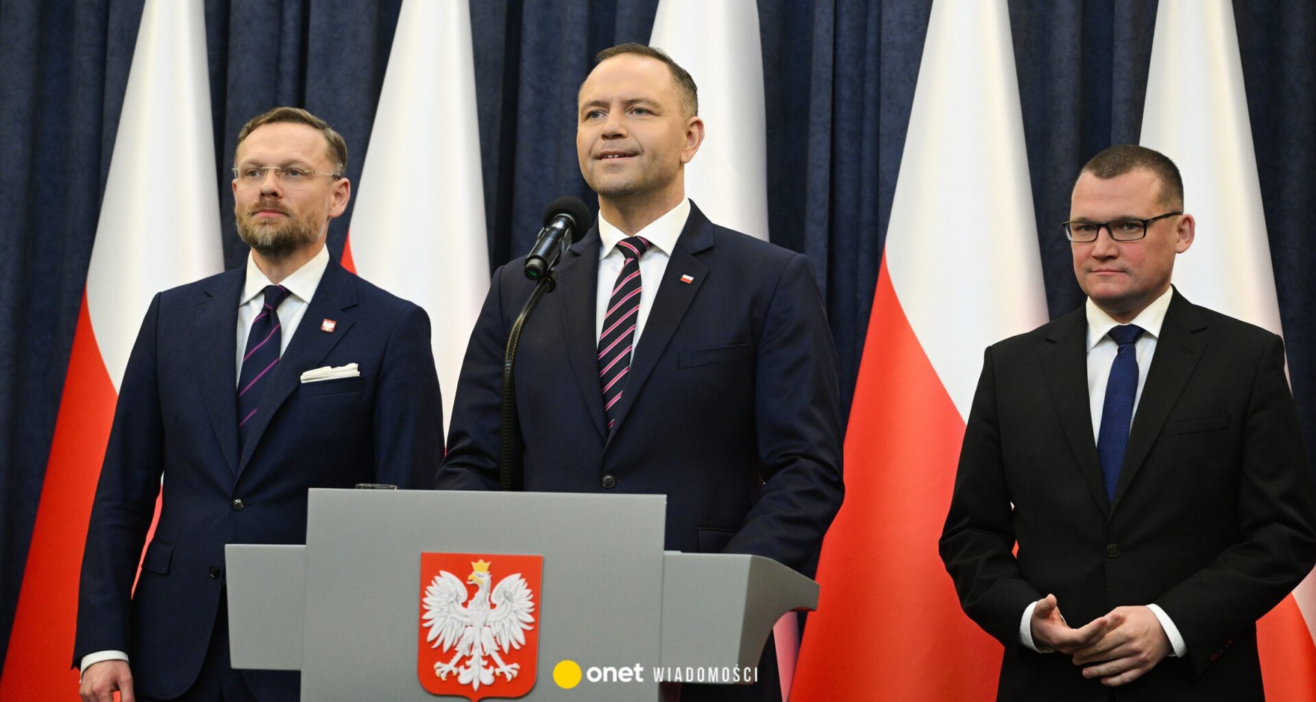 Zaskakujące porównanie. Pałac Prezydencki, psy i "lanie gazetą po nosie"