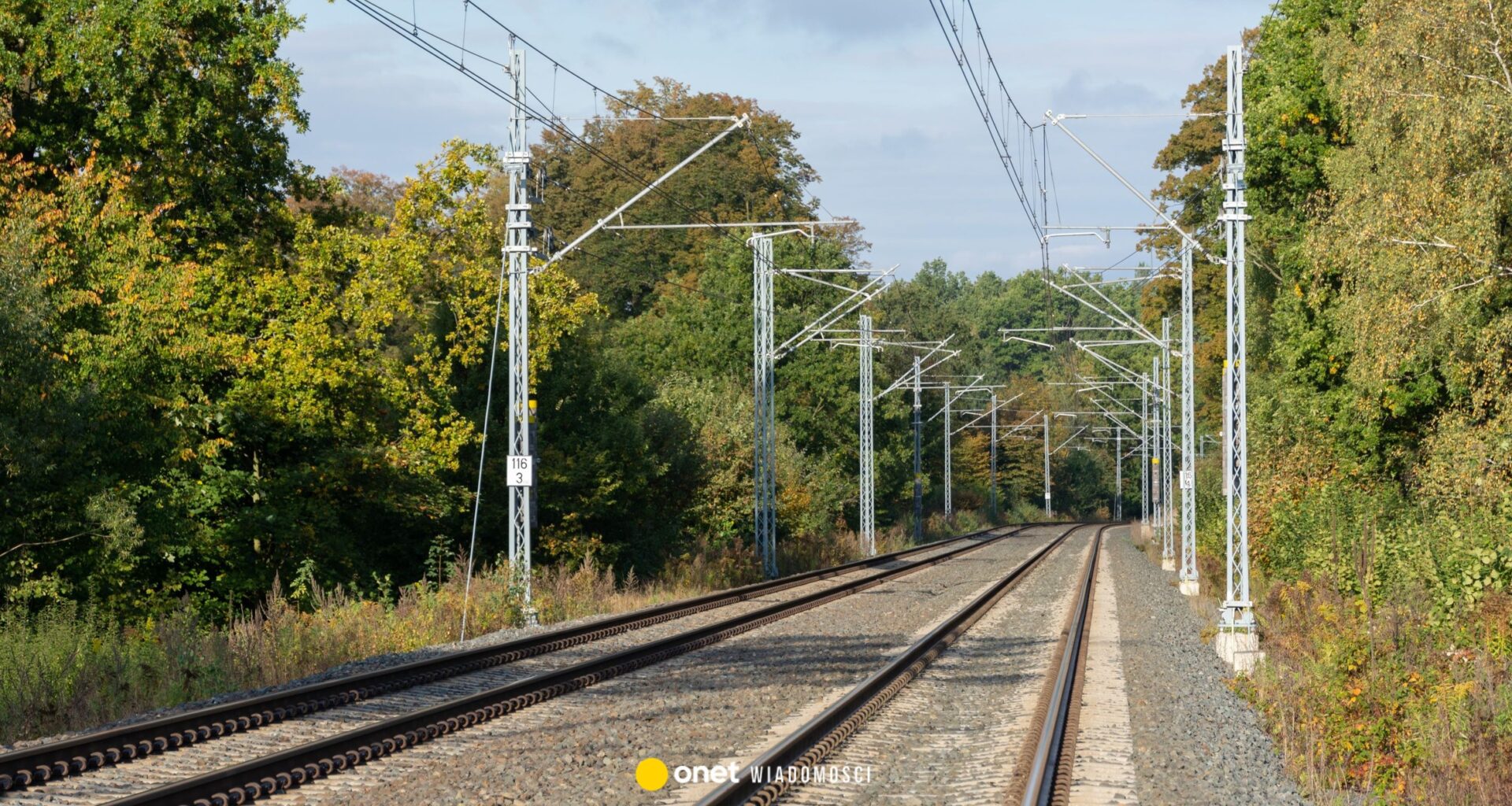 Pociąg potrącił 12-latkę w Tczewie. Dziewczynka nie żyje - Onet Wiadomości