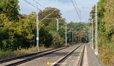 Pociąg potrącił 12-latkę w Tczewie. Dziewczynka nie żyje - Onet Wiadomości