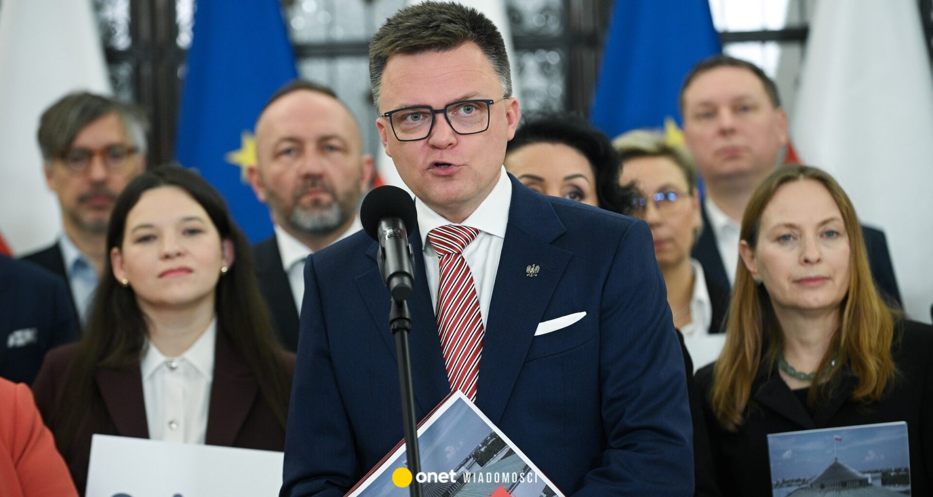 Szymon Hołownia podpisał rezygnację z funkcji marszałka Sejmu. "Chciałbym wszystkim bardzo podziękować"