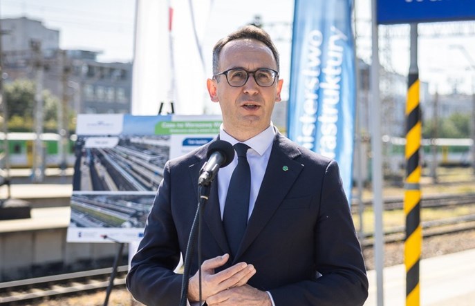 Klimczak (MI): Renesans polskiej kolei