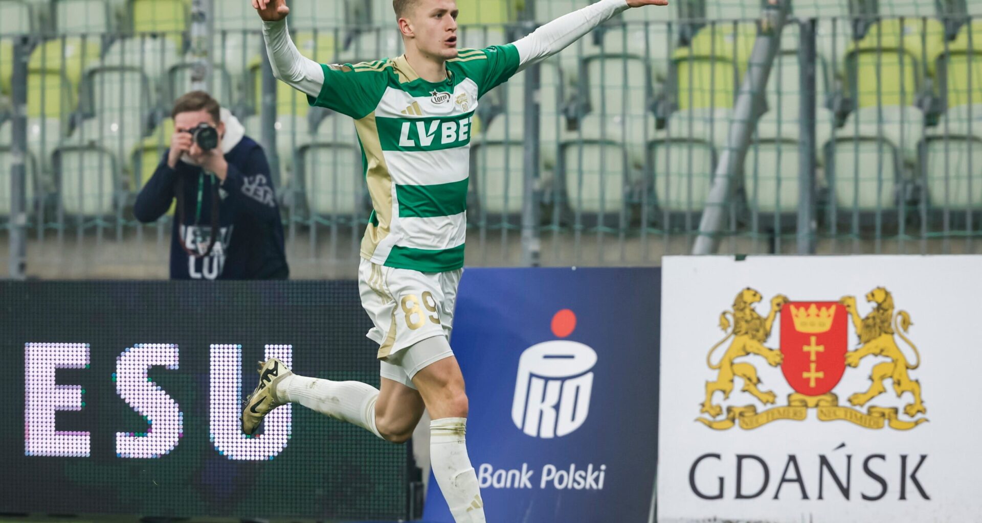 Piłkarz Lechii bohaterem! Dał zwycięstwo swojej reprezentacji