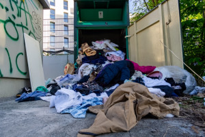 Recykling tekstyliów będzie rósł. Ale i tak nie uratuje nas przed zalewem odzieżowych odpadów