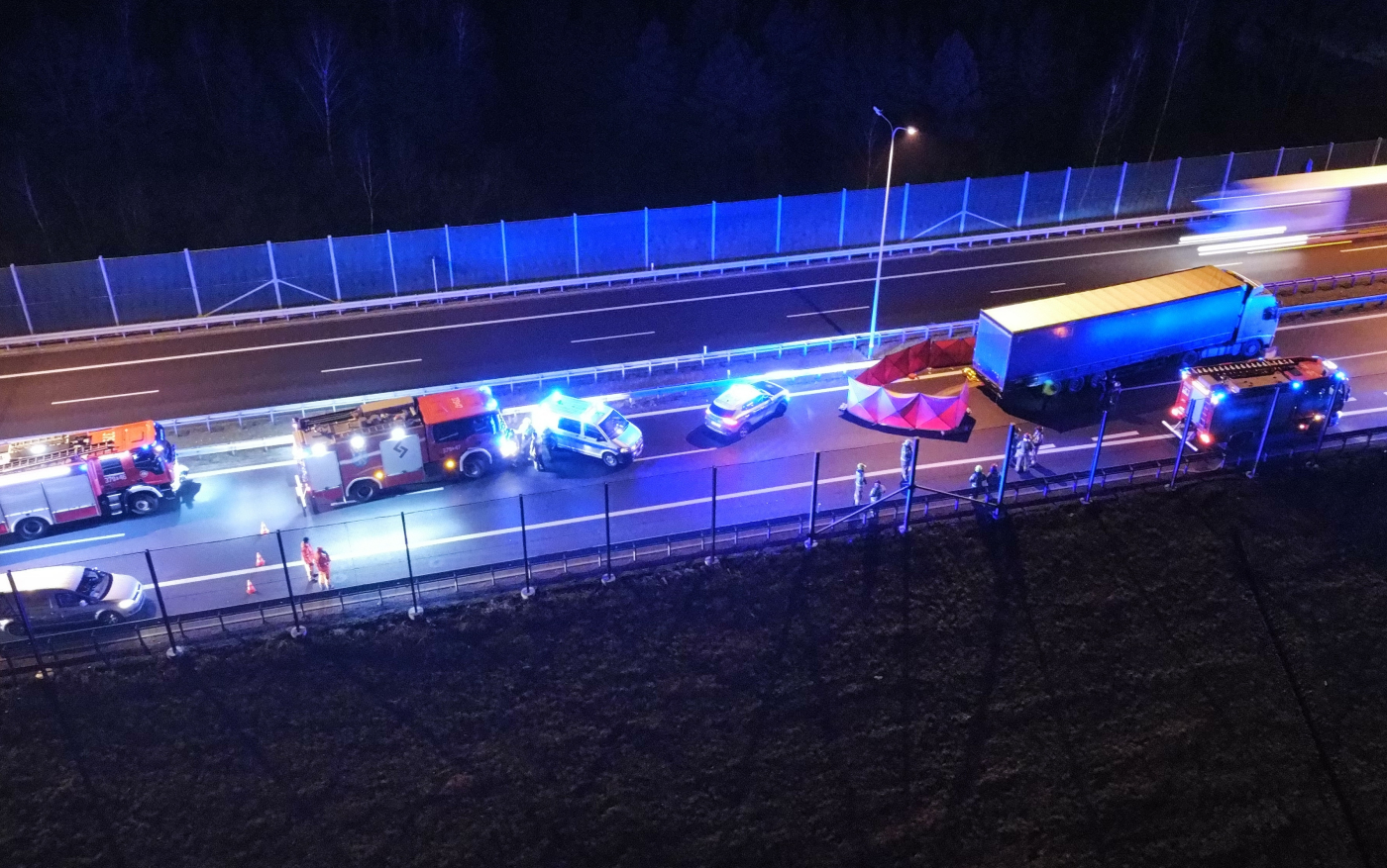 Tragiczny wypadek na S3 pod Skwierzyną. Nie żyje kierowca ciężarówki, ranny policjant
