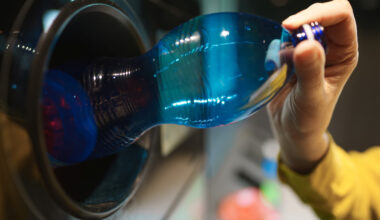 Po Nowym Roku opłaty wystrzelą. Butelki i puszki bez kaucji dalej w sklepach