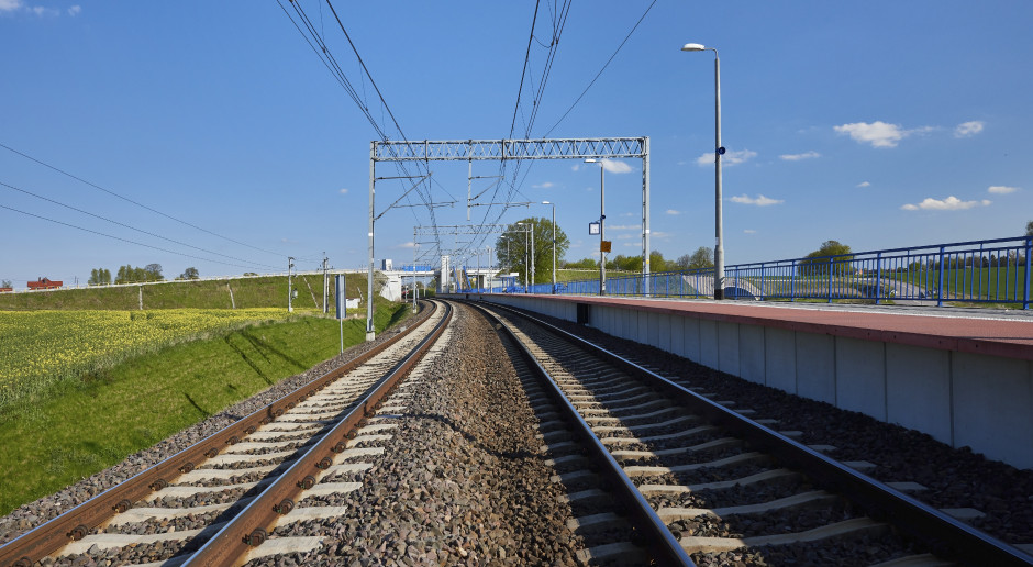 Zdarzenie na torach w Warszawie. Pociągi odwołane albo opóźnione