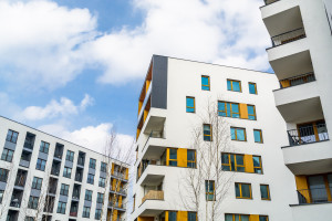 Oznakowanie miejsca połączenia ścian. Od 1 stycznia 2026 r. wchodzi nowy obowiązek