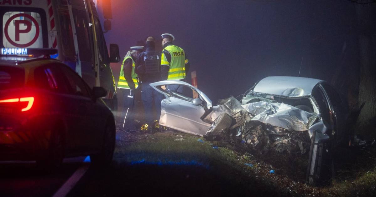 Tragedia pod Janikowem. Młody kierowca zginął na miejscu