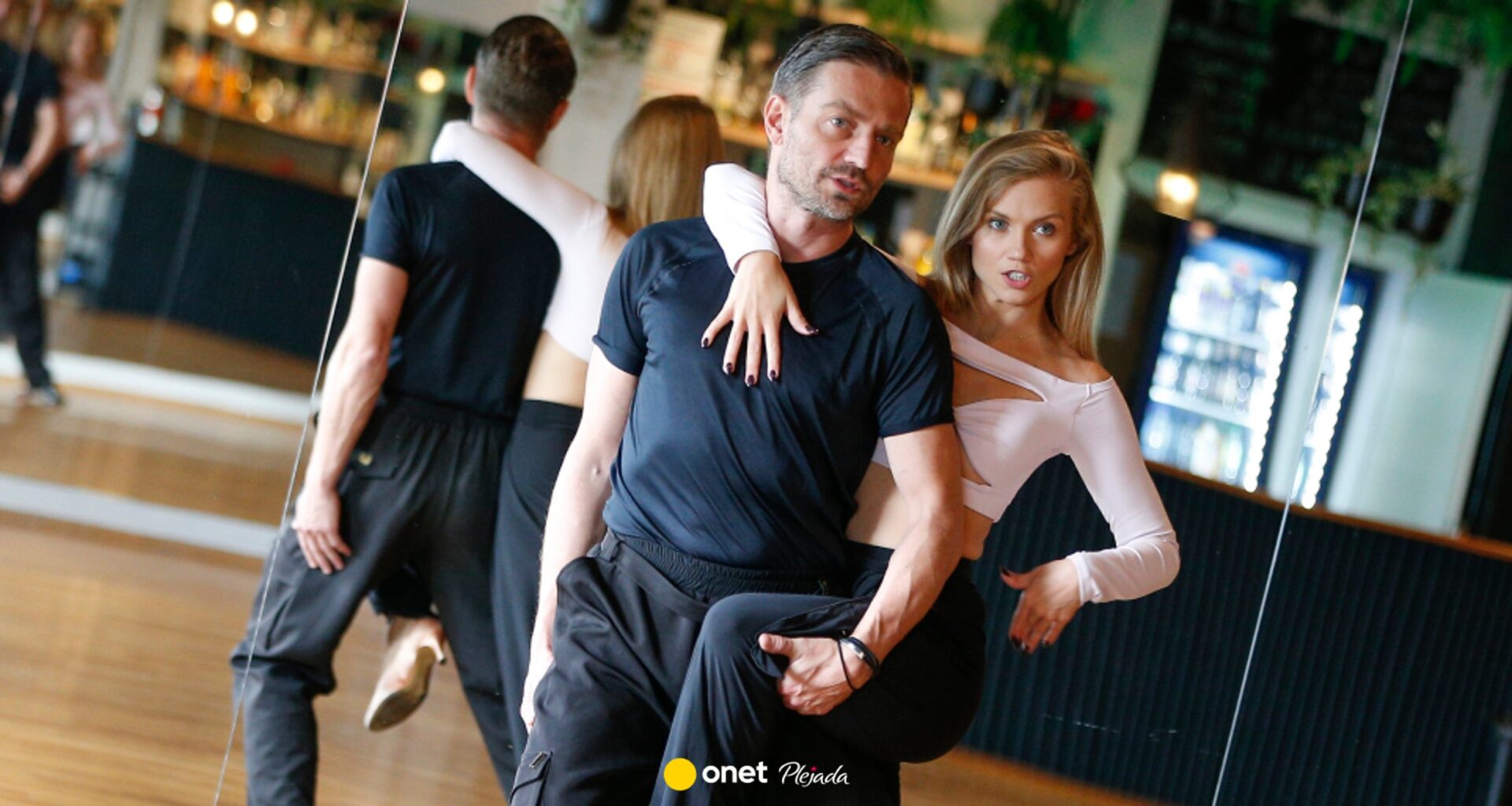 Kulisy "Tańca z gwiazdami". Tak zachowują się Agnieszka Kaczorowska i Marcin Rogacewicz