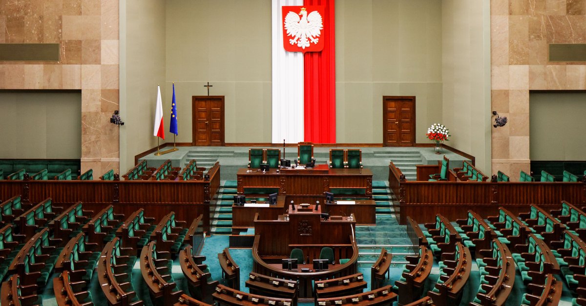 Polacy marzą o nowej partii? Sondaż pokazuje, jak bardzo