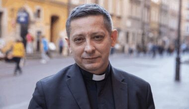 Naruszenie przestrzeni sakralnej w parafii w Secyminie. Jest...